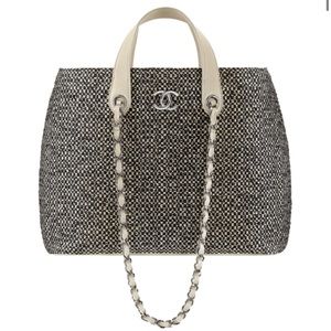 SALE! Gorgeous authentic Chanel large shopping tote woven straw